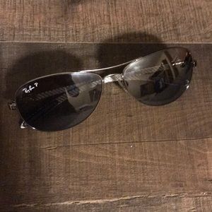 Men’s Ray Bans gray sunglasses.